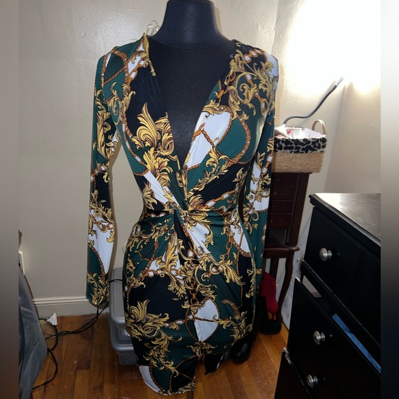 Dress - Picture 1 of 4